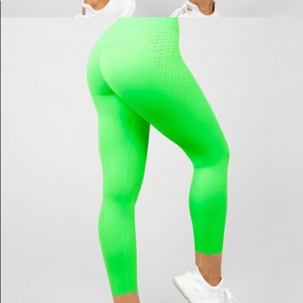 Buffbunny vibe leggings and ambrosia bra.